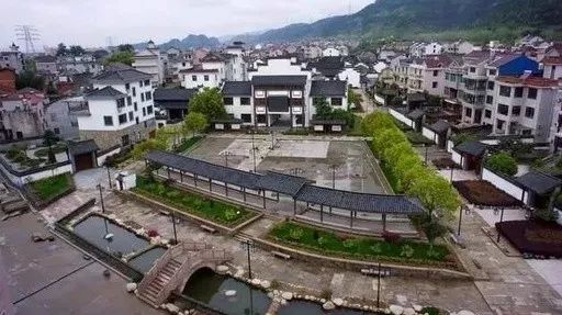 都督村交通状况持续改善，村民出行更加便捷，最新交通新闻报告